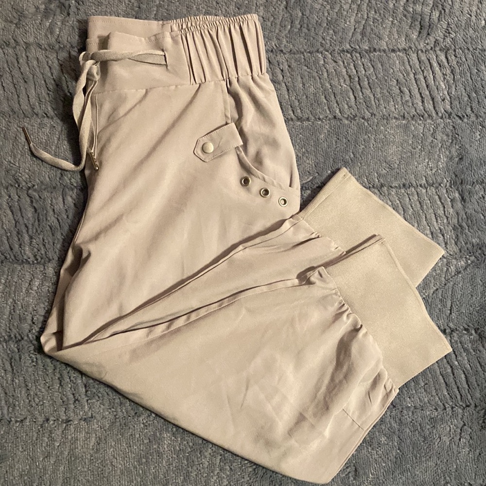 🍭** Never worn** Schwiing SORAYA Gray stretch urban ¾ pants size Small